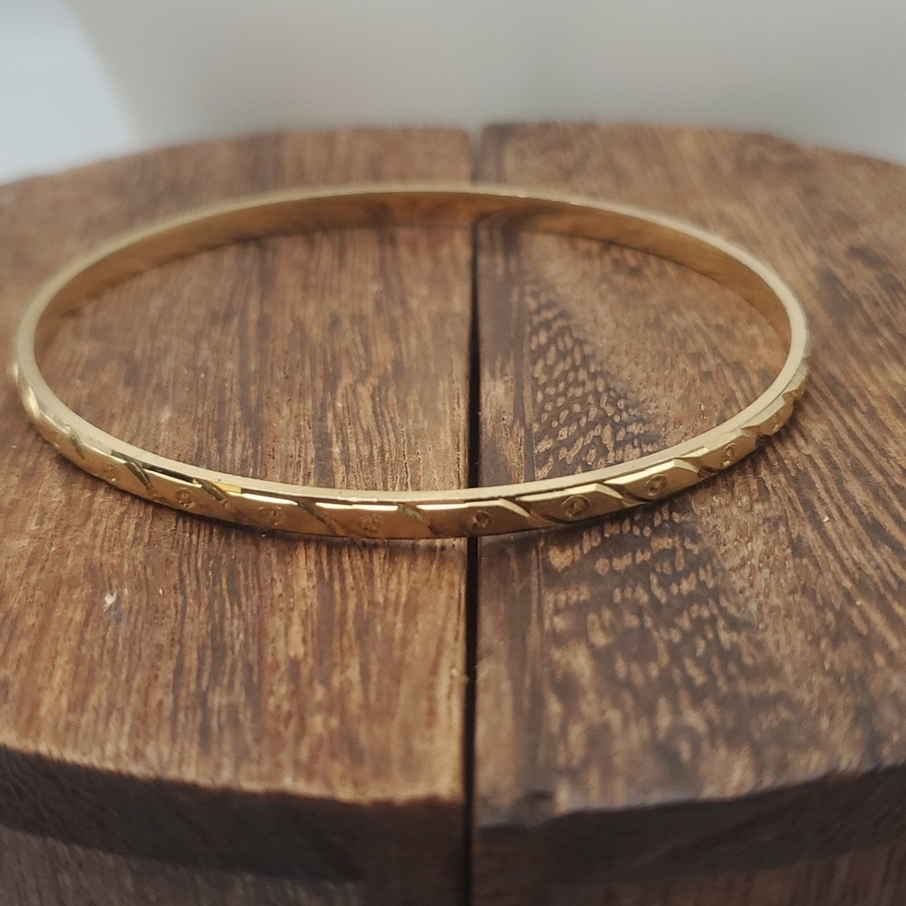 B2138 story‎ book flare bracelet